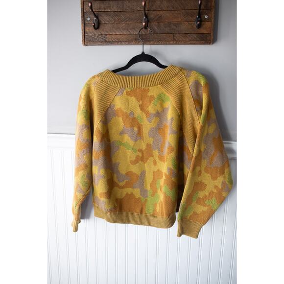 Free People Camo Rose Pullover Sweater Small NEW - Picture 5 of 6